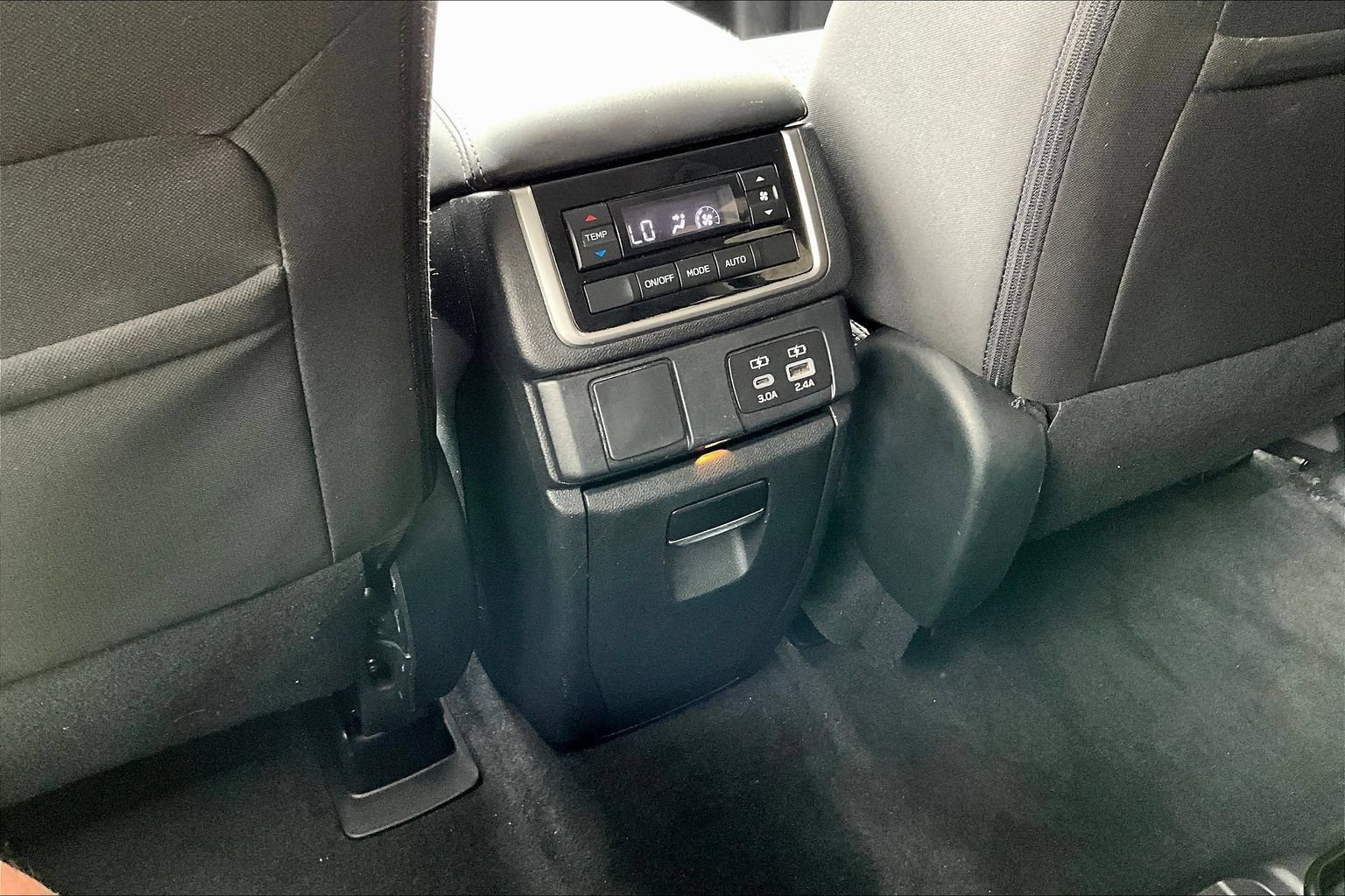 Used 2023 Subaru Ascent Premium w/ Convenience Package AWD/4WD image 9