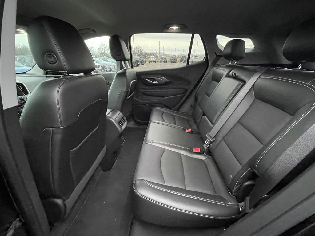 Used 2023 GMC Terrain SLT image 22