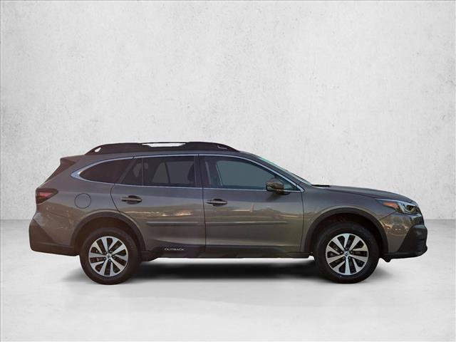Used 2022 Subaru Outback Premium AWD/4WD image 4