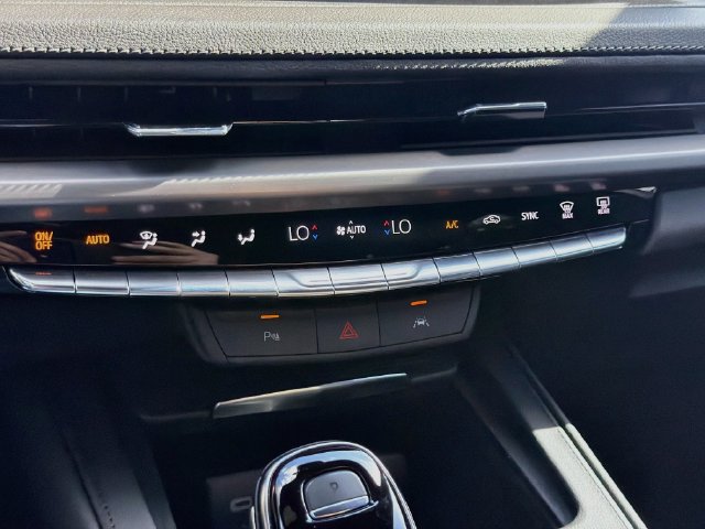 Used 2024 Cadillac XT4 Premium Luxury FWD image 31