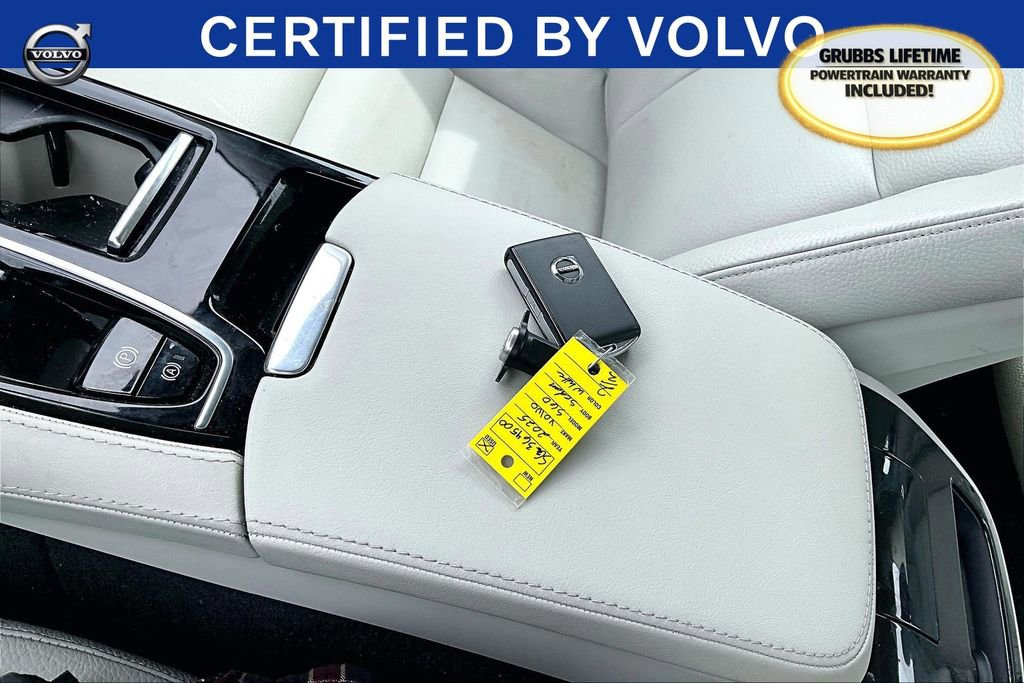 Used 2025 Volvo S60 T8 Plus image 13