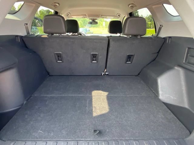 Used 2024 GMC Terrain SLE AWD/4WD image 27