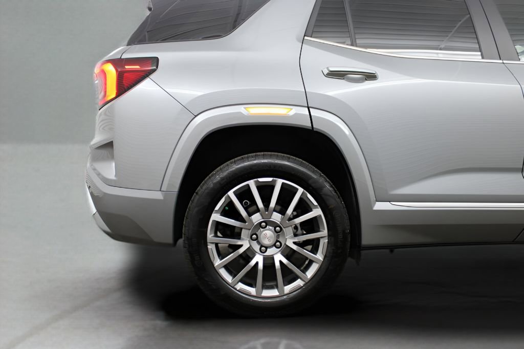 Used 2026 GMC Terrain Denali image 39