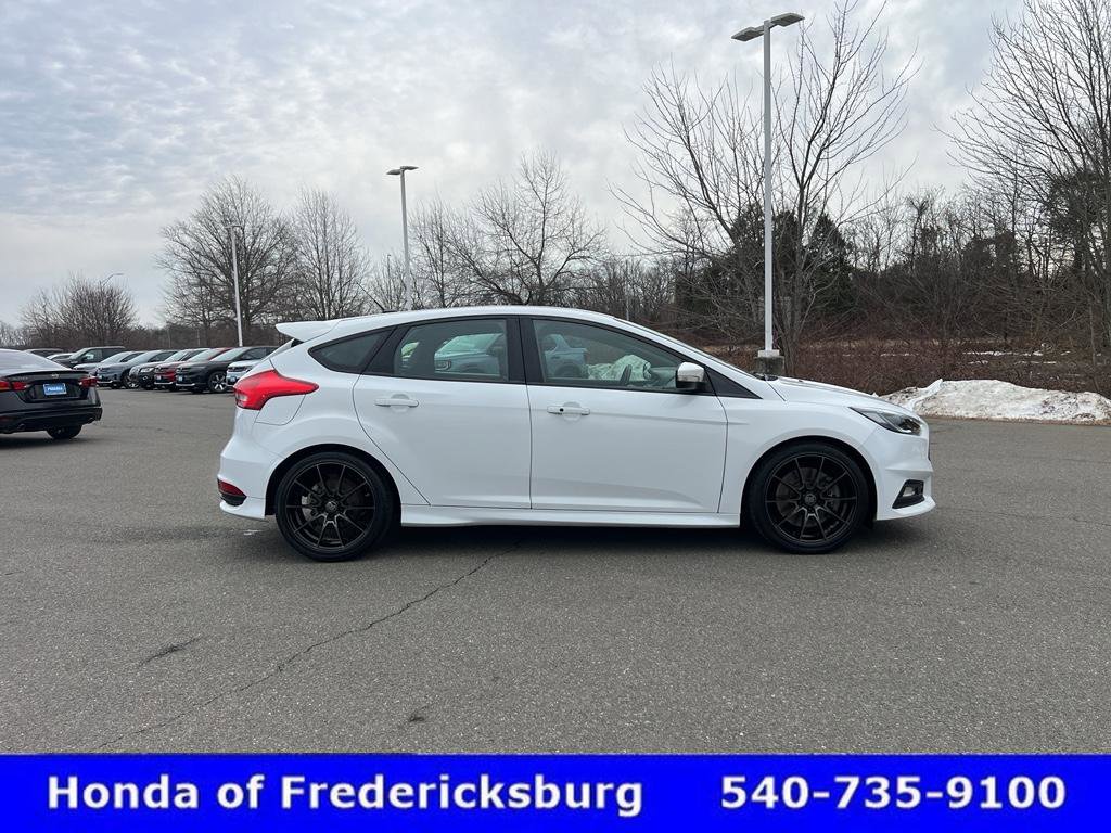 Used 2016 Ford Focus ST image 9