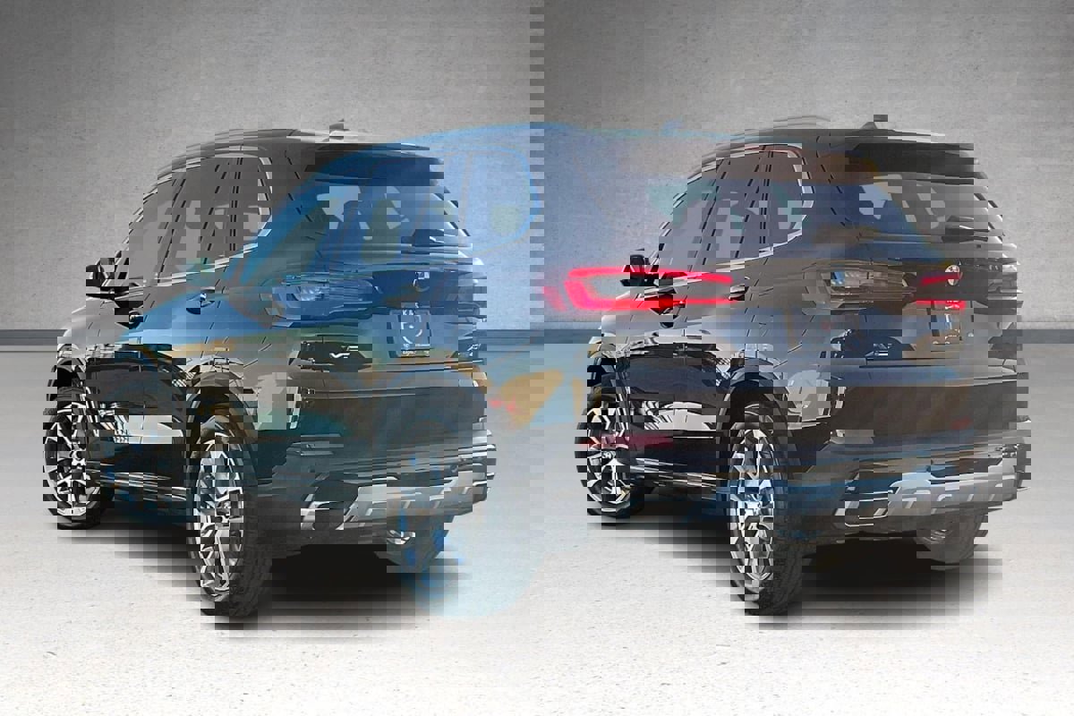 Used 2022 BMW X5 xDrive40i w/ Premium Package image 31