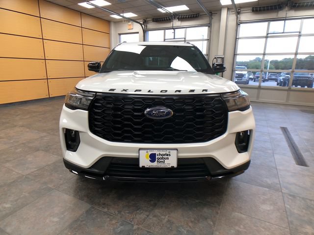 Used 2025 Ford Explorer ST-Line w/ Premium Package AWD/4WD image 2