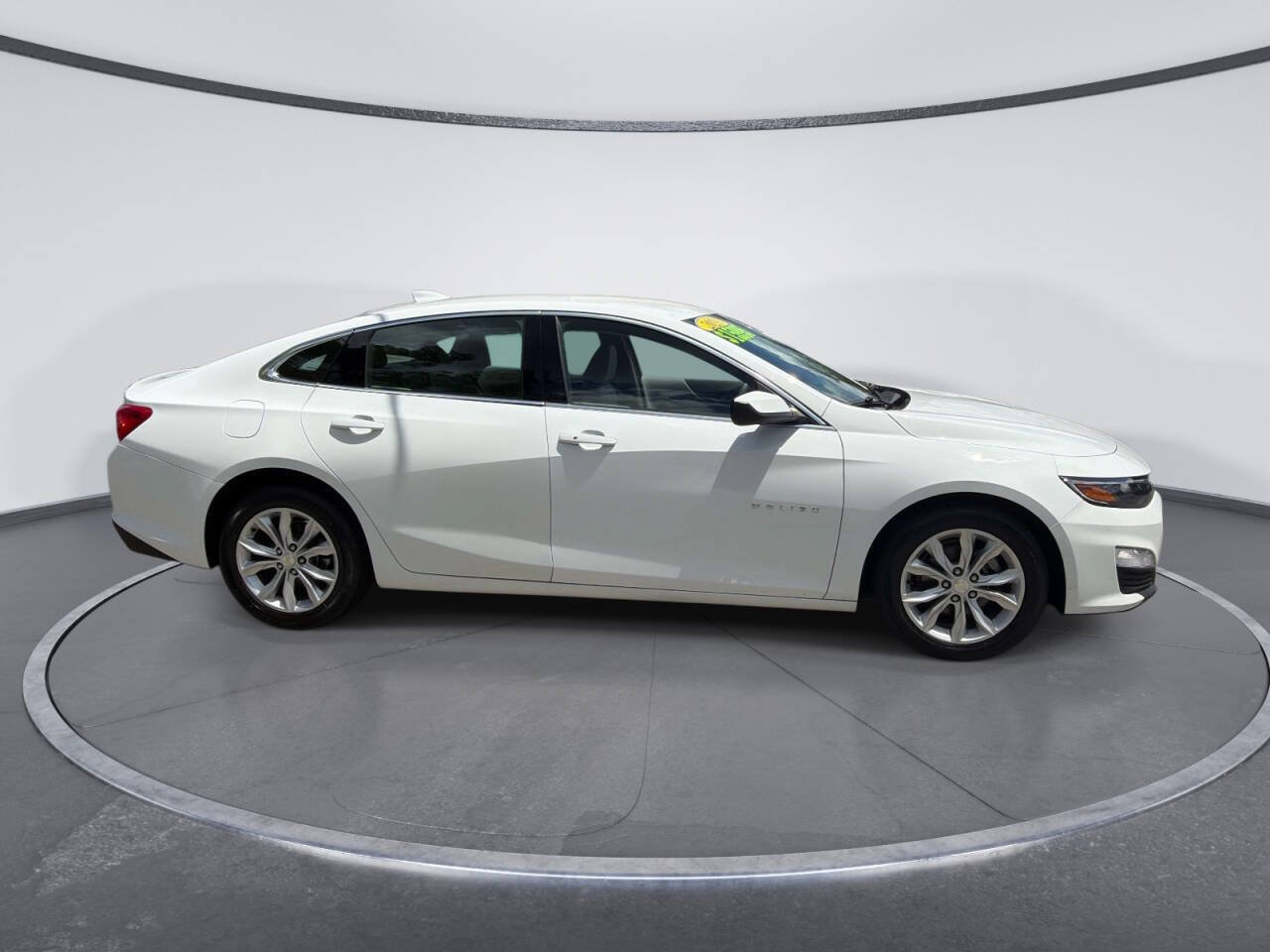 Used 2023 Chevrolet Malibu LT FWD image 4