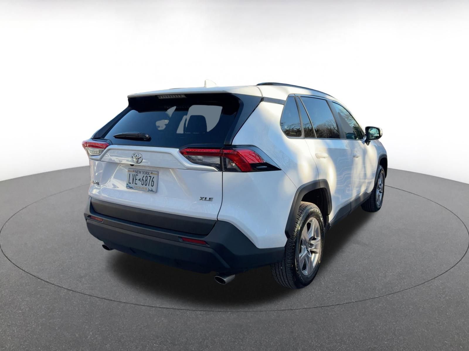 Used 2025 Toyota RAV4 XLE image 9