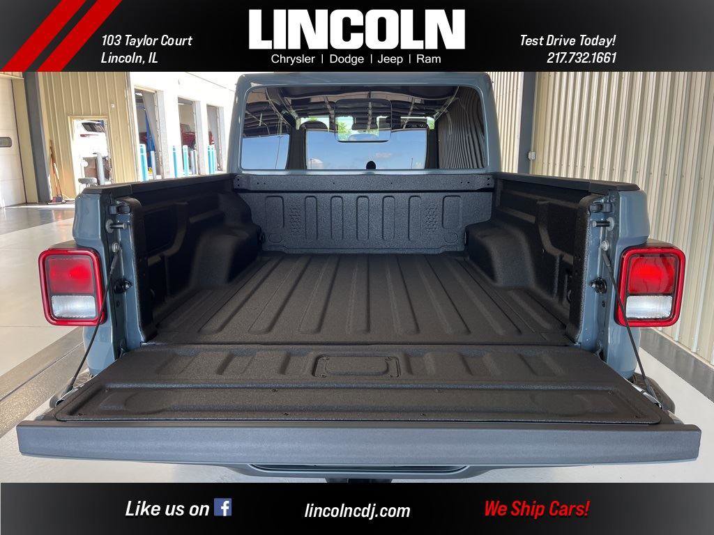 New 2025 Jeep Gladiator Sport image 10