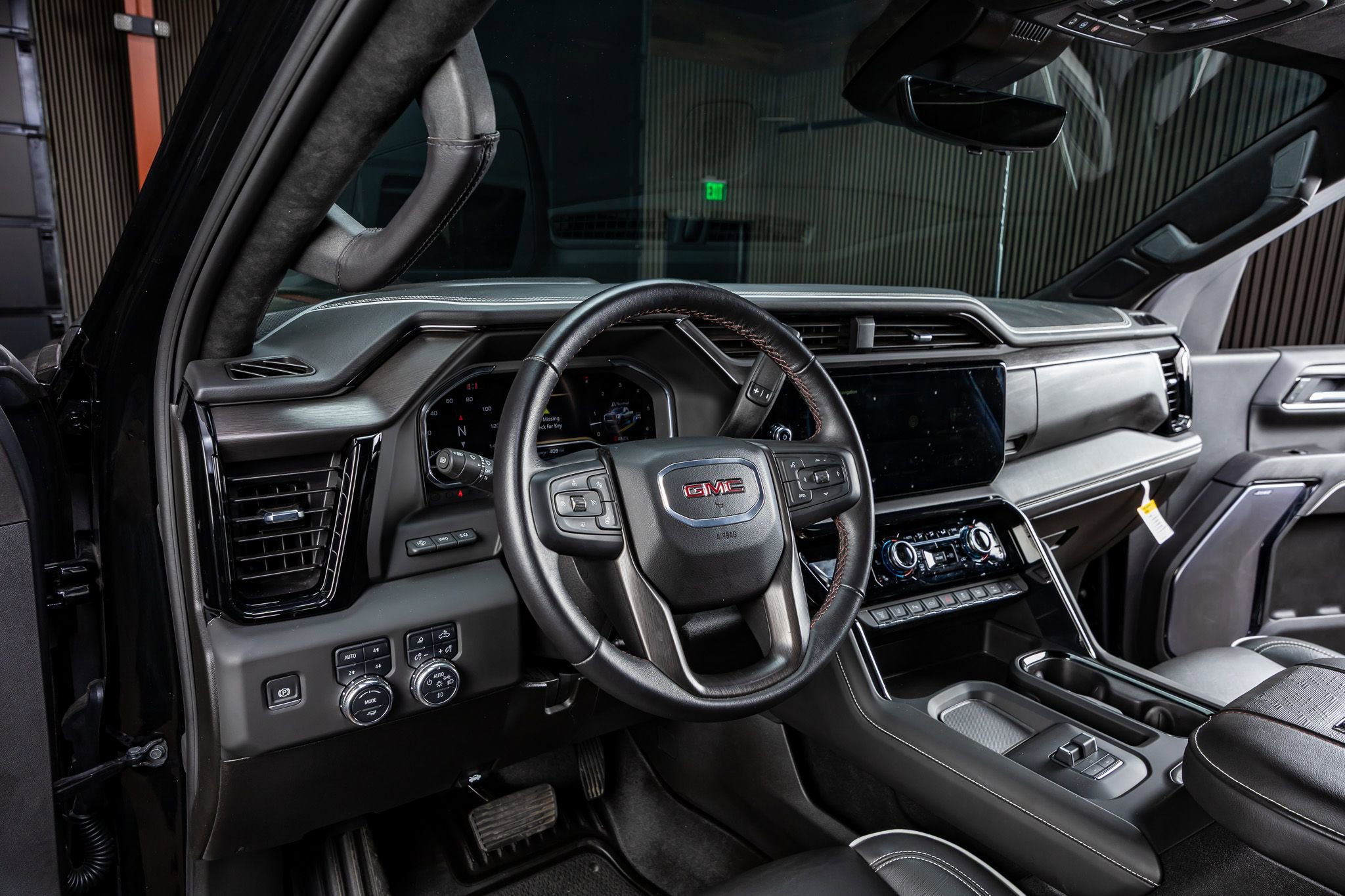 Used 2025 GMC Sierra 2500 AT4X image 17