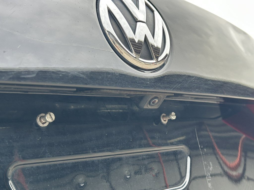 Used 2015 Volkswagen Passat 1.8T SEL Premium image 15