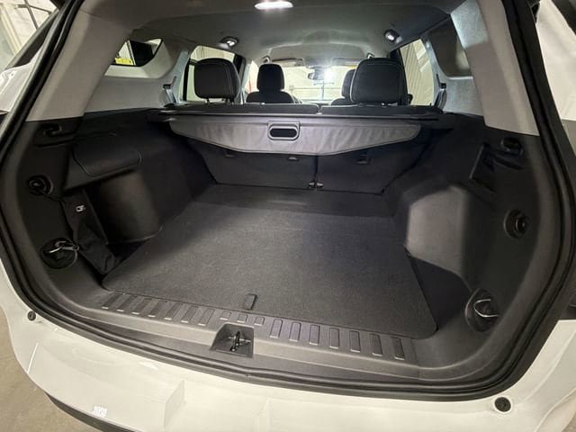 Used 2023 GMC Terrain SLE w/ Driver Convenience Package AWD/4WD image 27