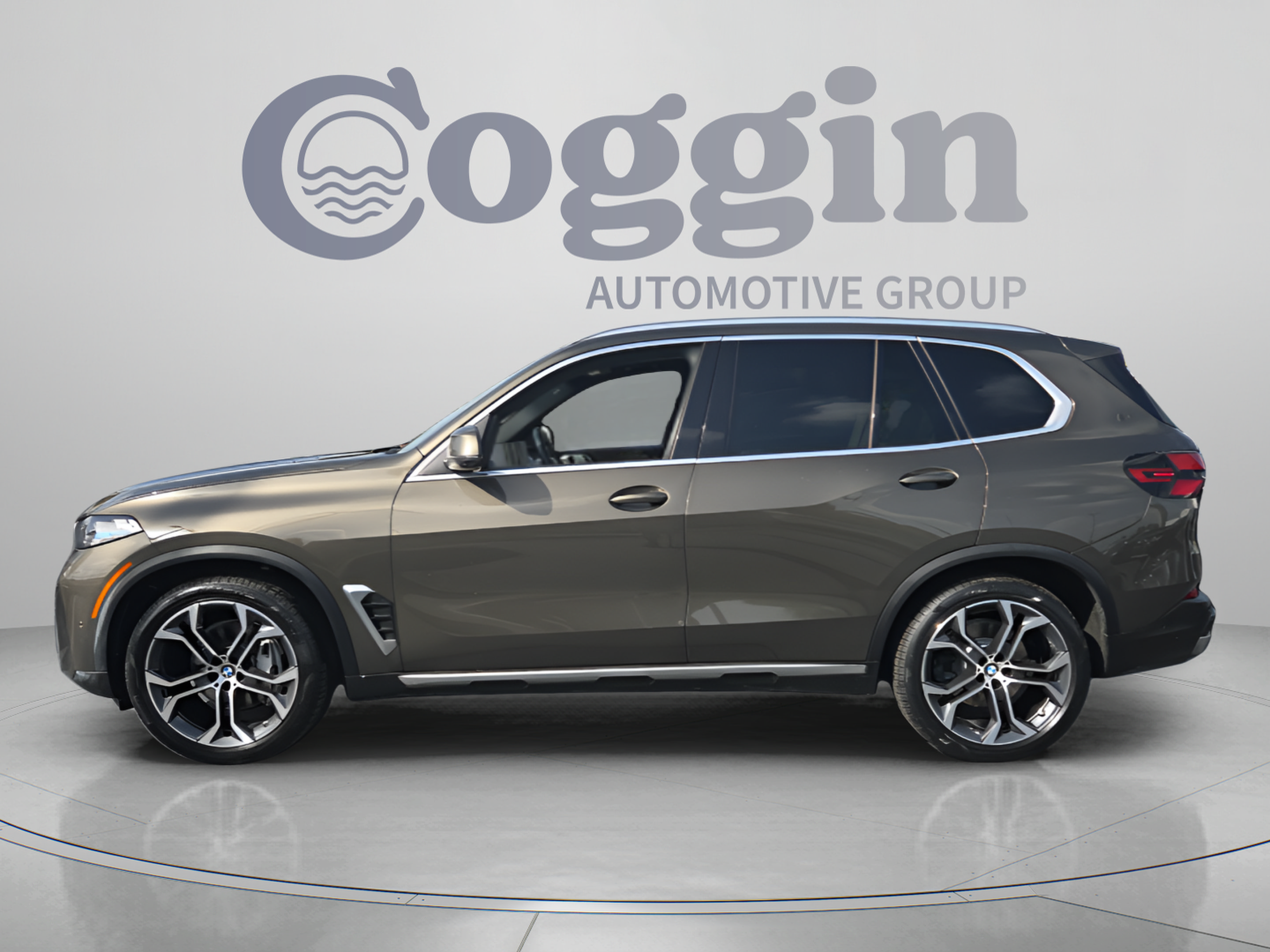 Used 2024 BMW X5 sDrive40i w/ Premium Package RWD image 2
