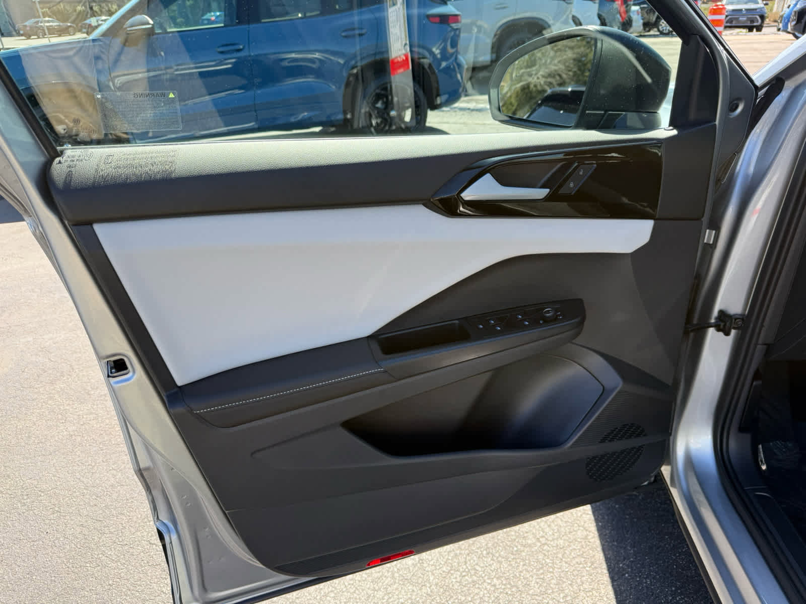 Certified 2025 Volkswagen Taos S AWD/4WD image 17
