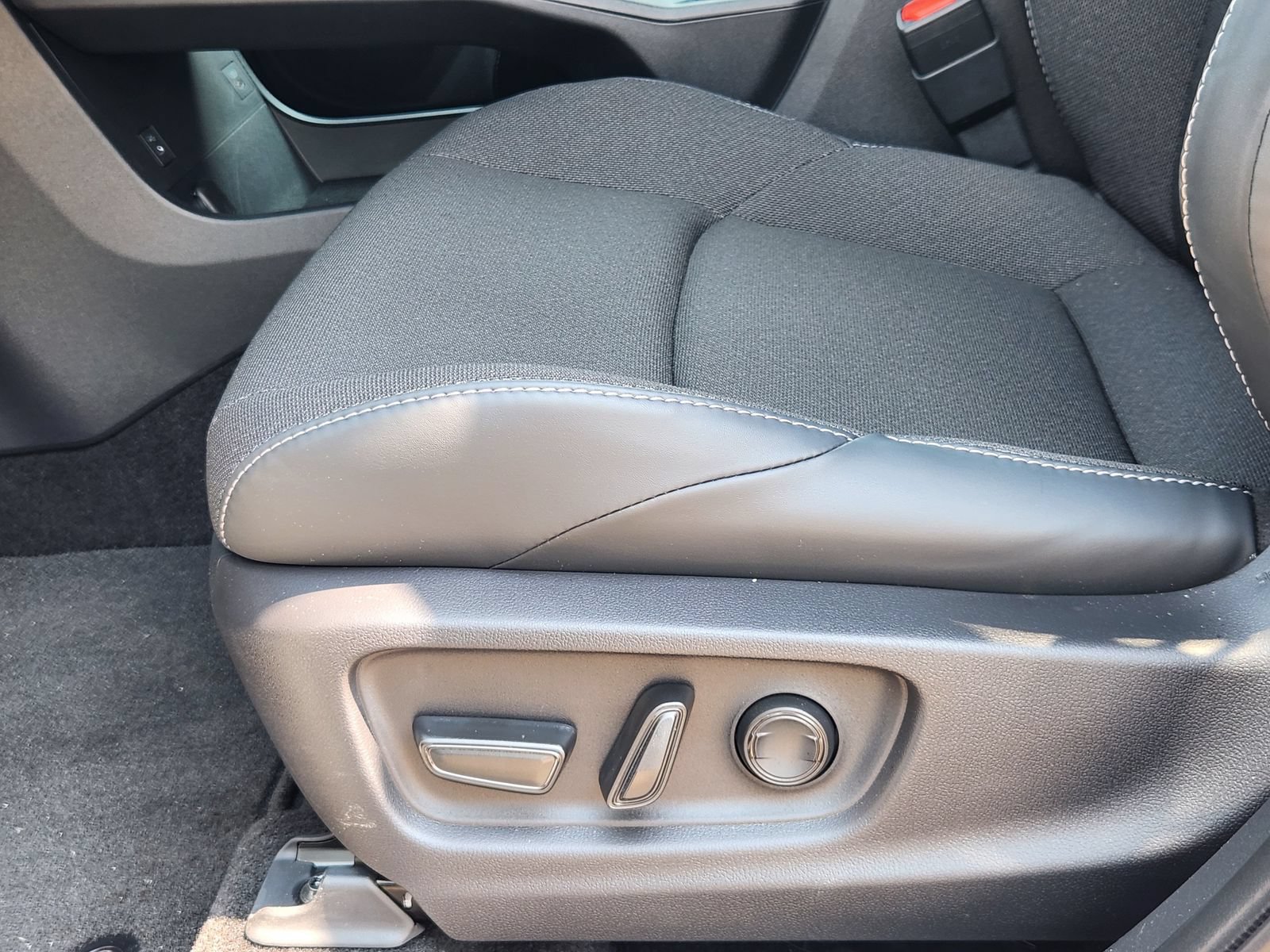 New 2026 Toyota C-HR AWD/4WD image 21