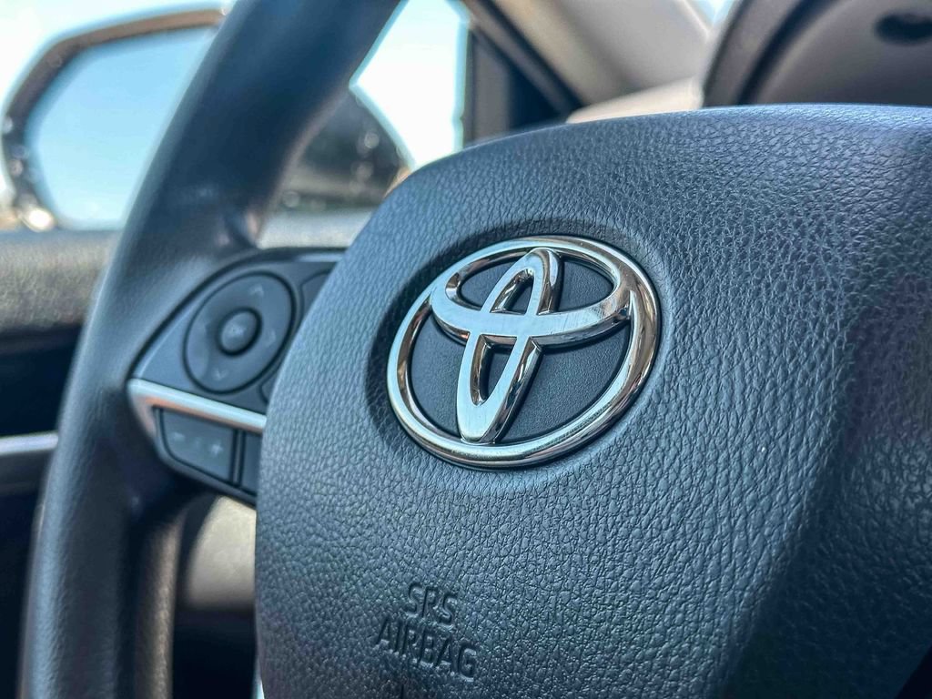 Used 2021 Toyota Camry LE FWD image 27