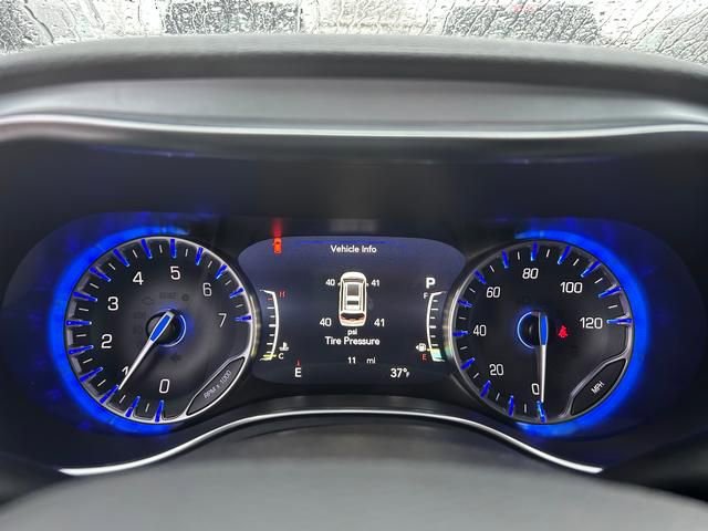 New 2026 Chrysler Pacifica Limited w/ Uconnect Theater Family Group image 23
