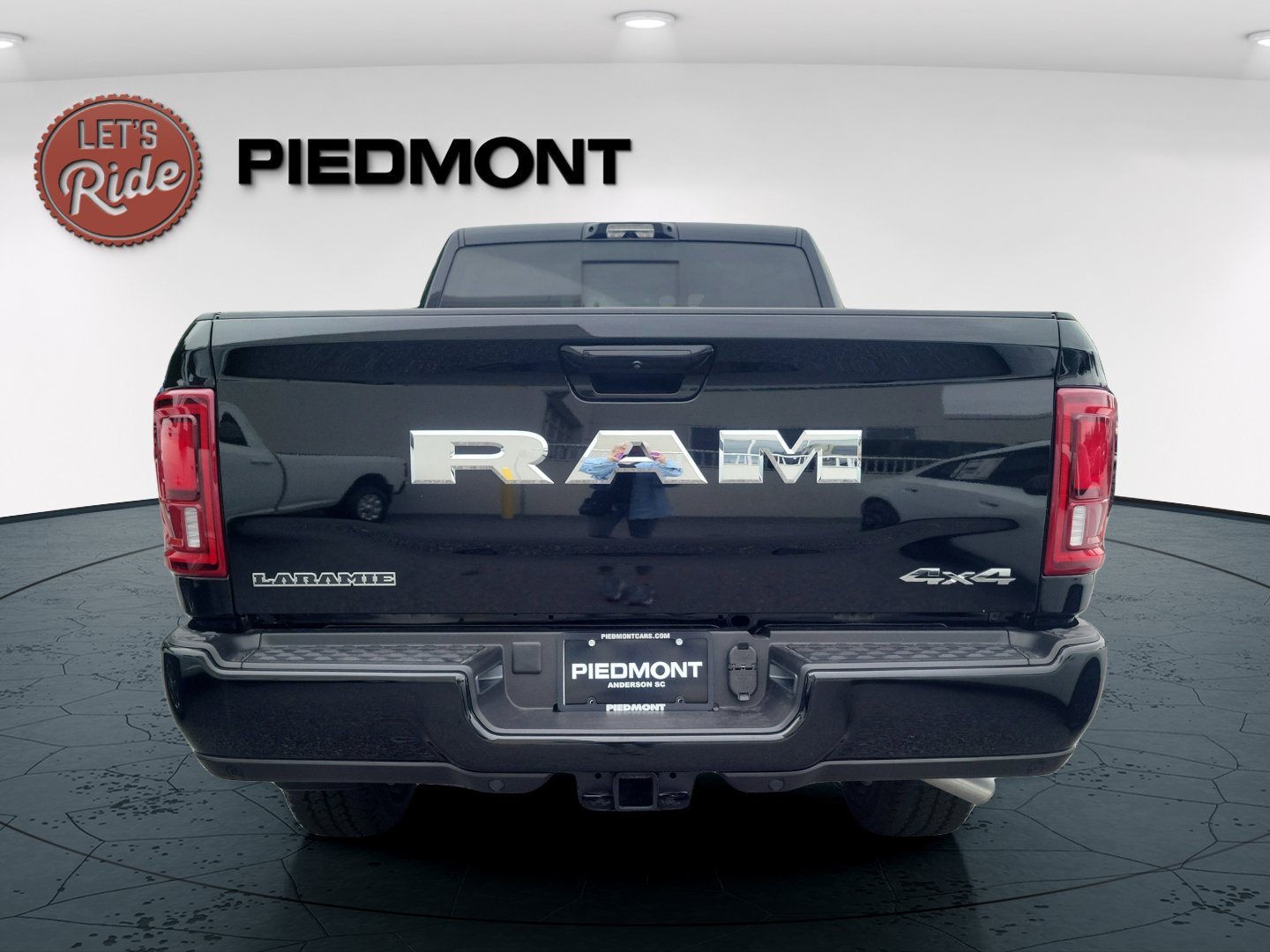 New 2026 RAM 2500 Laramie AWD/4WD image 7