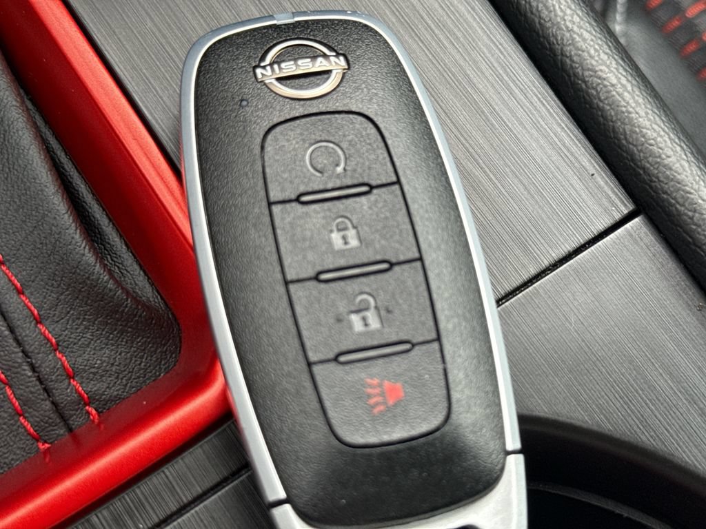 Certified 2025 Nissan Kicks SR w/ SR Premium Package AWD/4WD image 31