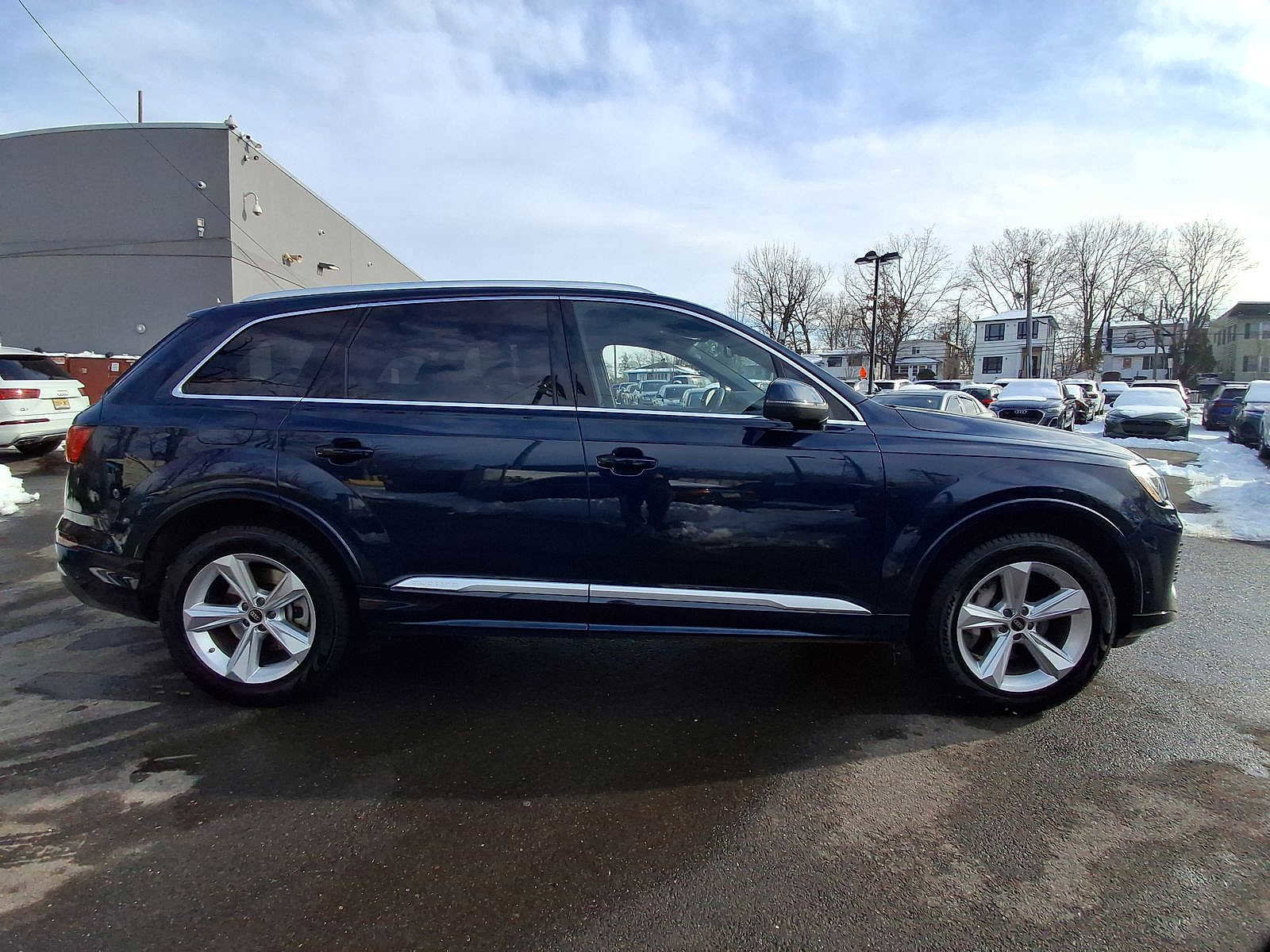 Certified 2025 Audi Q7 3.0T Premium w/ Convenience Package image 26