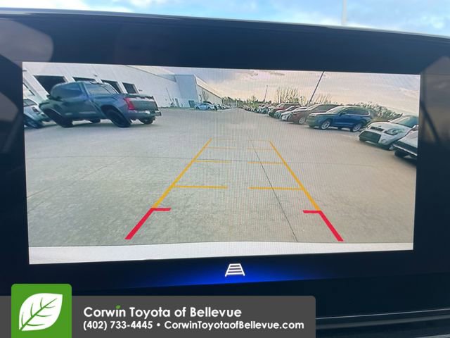 Used 2025 Chevrolet Trax LT FWD image 13