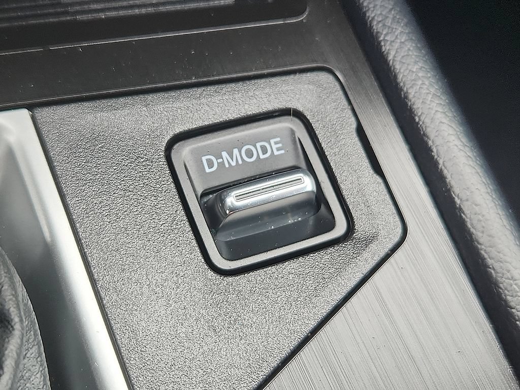 Certified 2025 Nissan Kicks SV AWD/4WD image 25