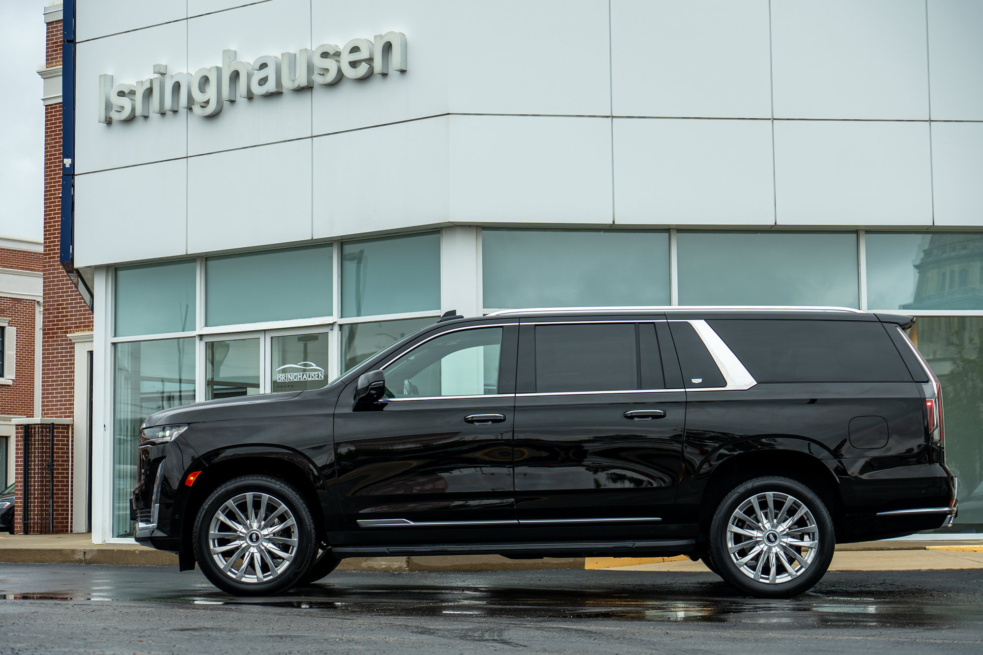 Used 2022 Cadillac Escalade ESV Premium Luxury AWD/4WD image 4