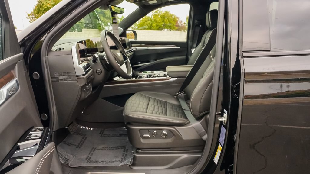 New 2026 Cadillac Escalade ESV Platinum Sport AWD/4WD image 13