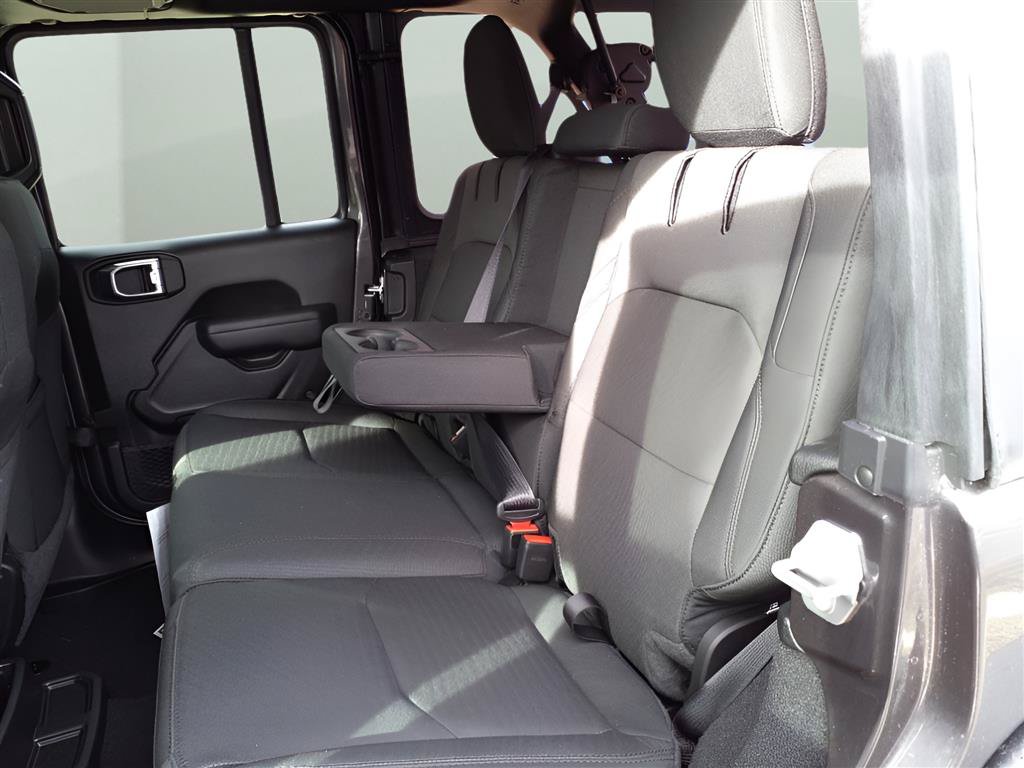 New 2023 Jeep Wrangler Unlimited w/ Cold Weather Group AWD/4WD image 18