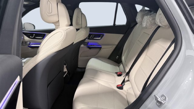 New 2027 Mercedes-Benz GLC 300 4MATIC image 7