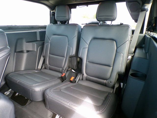 New 2025 Ford Bronco Badlands image 8