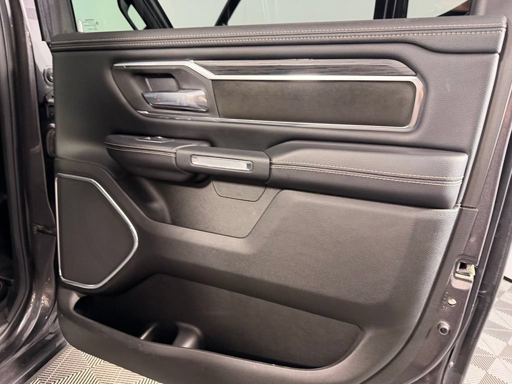 Used 2024 RAM 1500 Laramie AWD/4WD image 30
