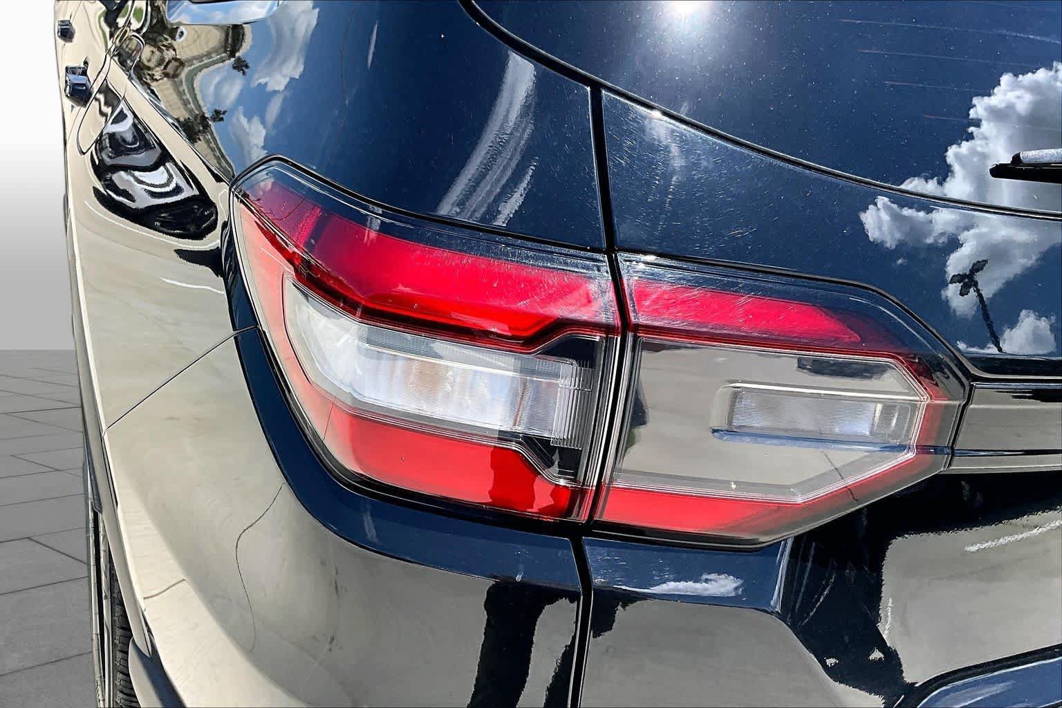 Used 2024 Honda Pilot Touring image 28