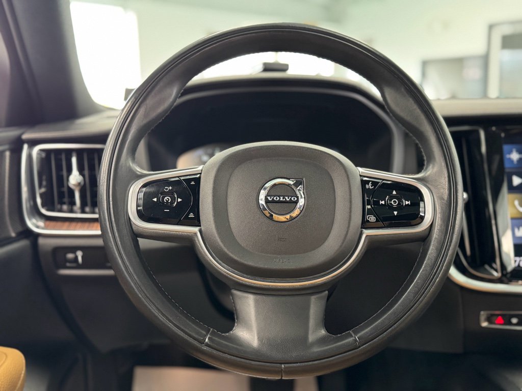 Used 2020 Volvo S60 T6 Inscription image 18