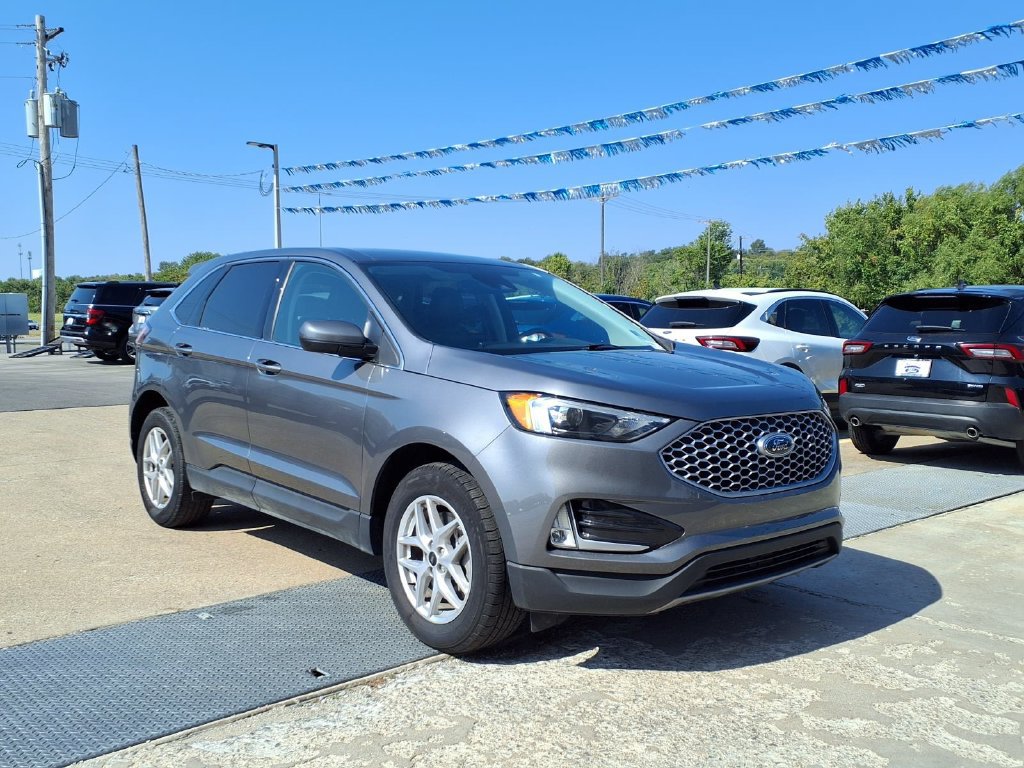 Used 2023 Ford Edge SEL w/ Convenience Package