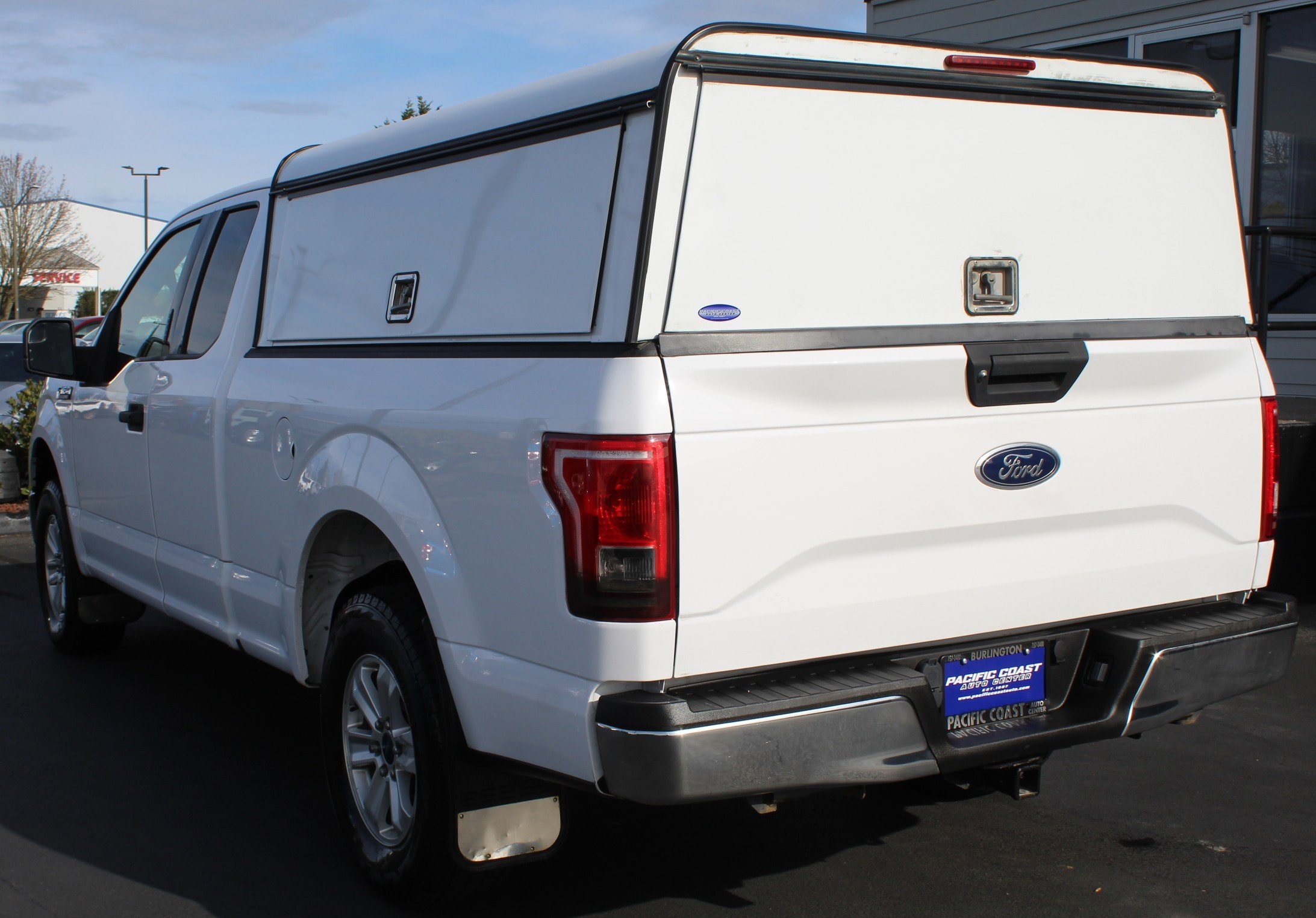 Used 2017 Ford F150 XLT image 4