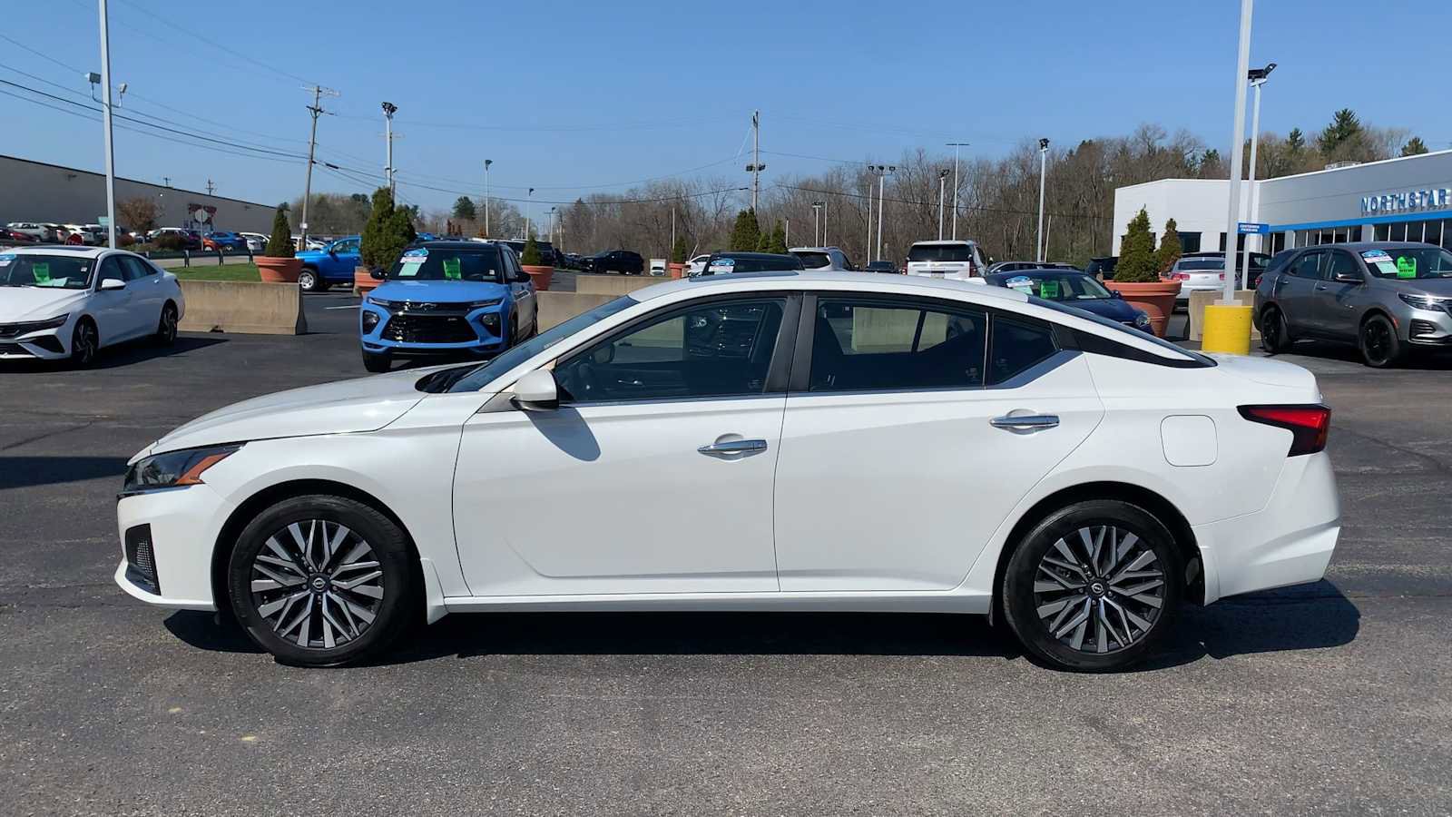 Used 2024 Nissan Altima 2.5 SV w/ SV Premium Package image 5