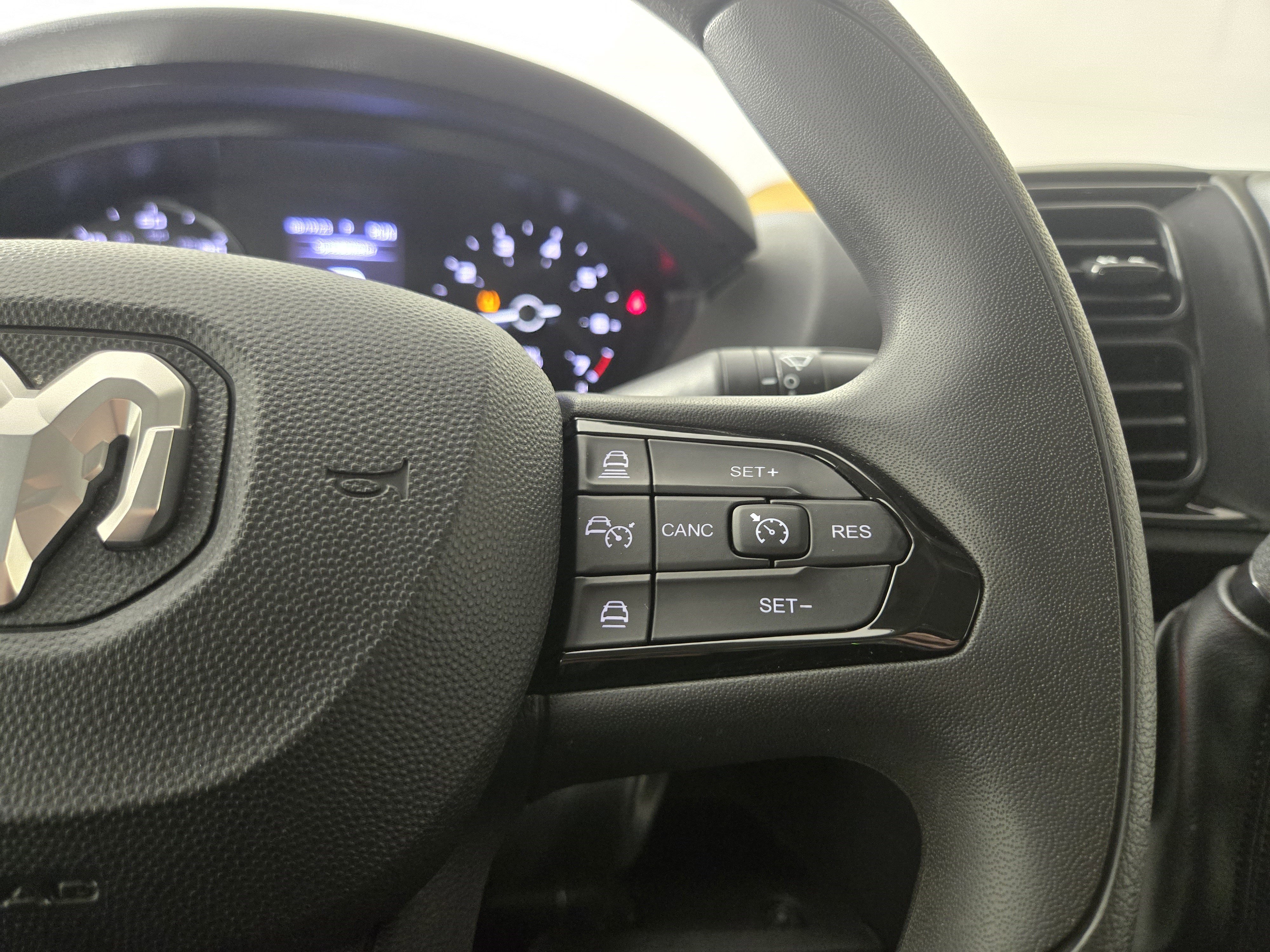 Used 2024 RAM ProMaster 2500 w/ Convenience Group image 17