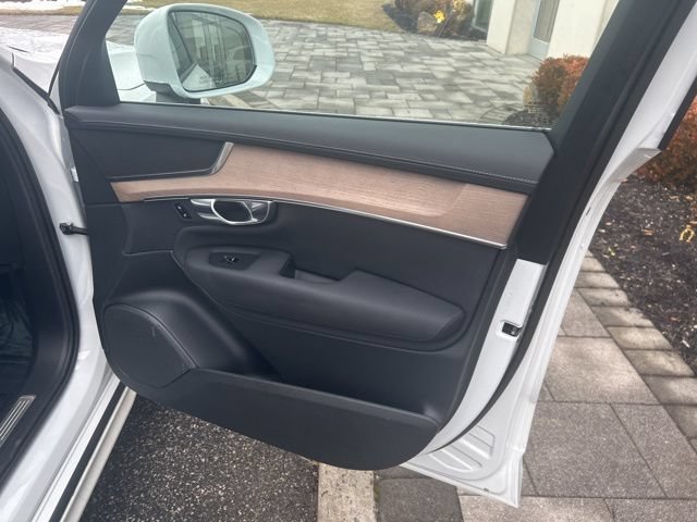 Used 2025 Volvo XC90 B6 Plus AWD/4WD image 15