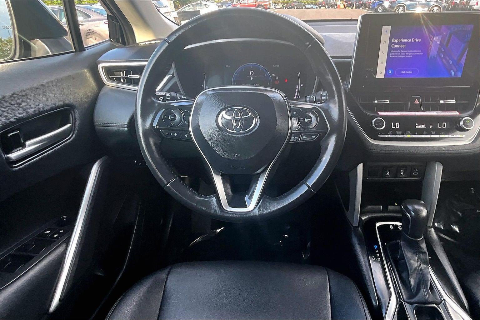 Used 2024 Toyota Corolla Cross XLE w/ Convenience Package AWD/4WD image 5
