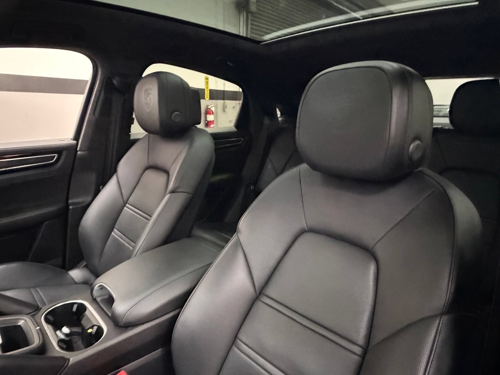 Used 2021 Porsche Cayenne GTS AWD/4WD image 25