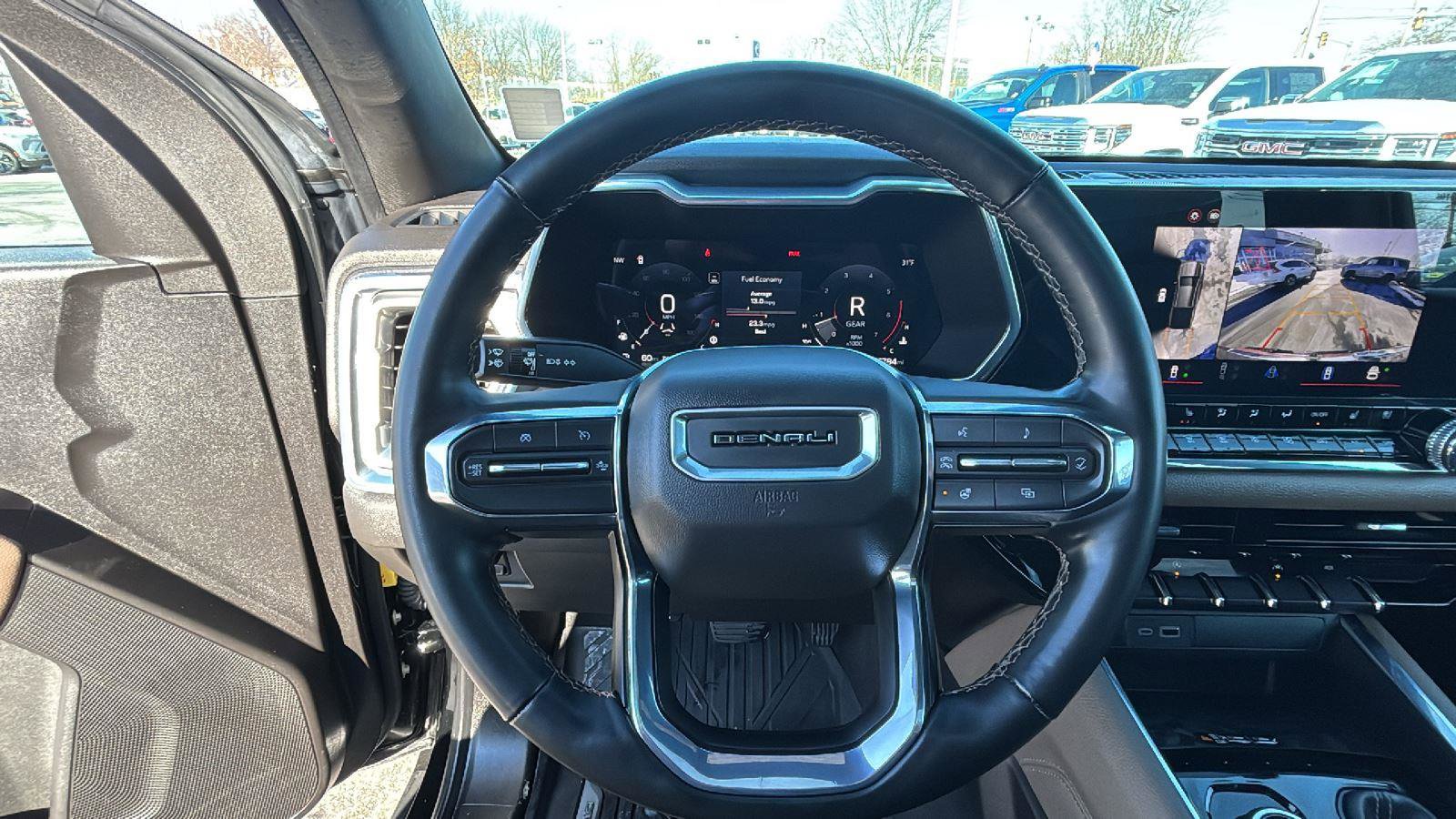 Used 2023 GMC Canyon Denali image 15