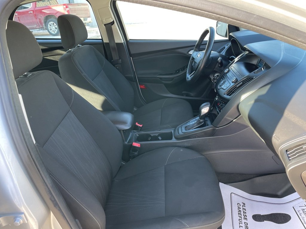Used 2018 Ford Focus SE w/ Cold Weather Package image 18
