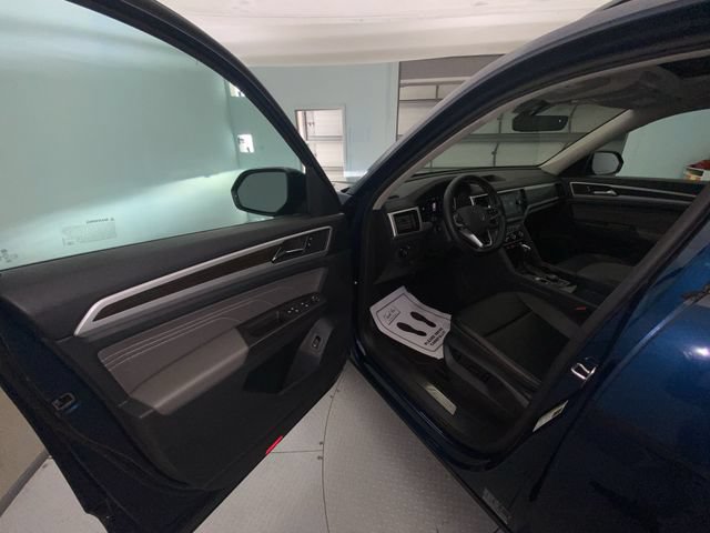 Used 2023 Volkswagen Atlas SE w/ Panoramic Sunroof Package AWD/4WD image 11