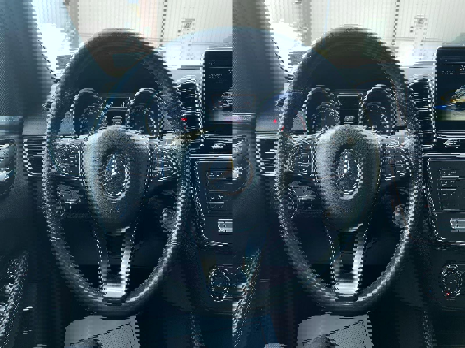 Used 2016 Mercedes-Benz GLE 350 4MATIC image 2