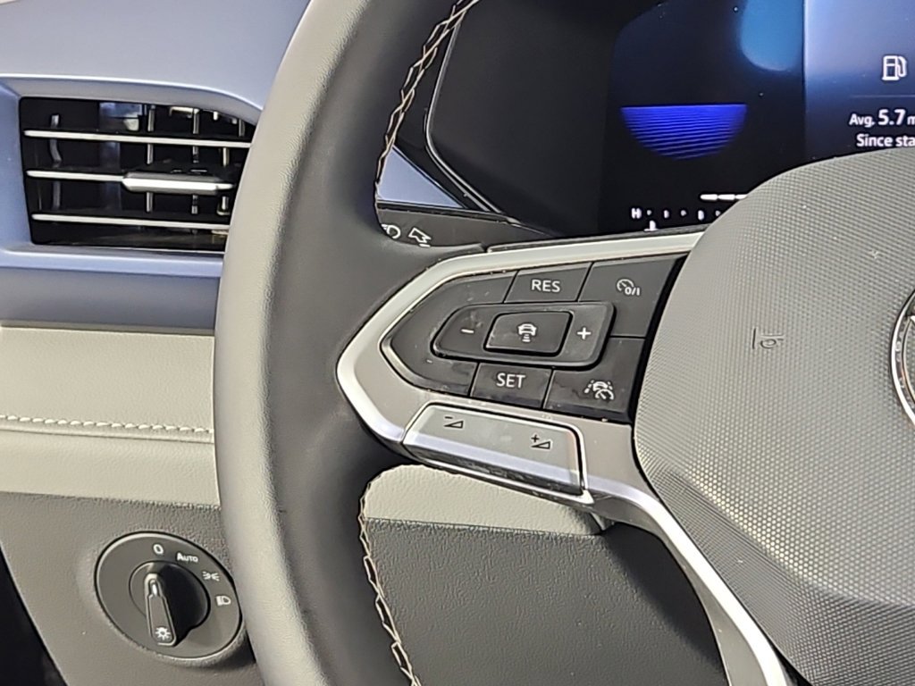 Certified 2023 Volkswagen Taos SE FWD image 29