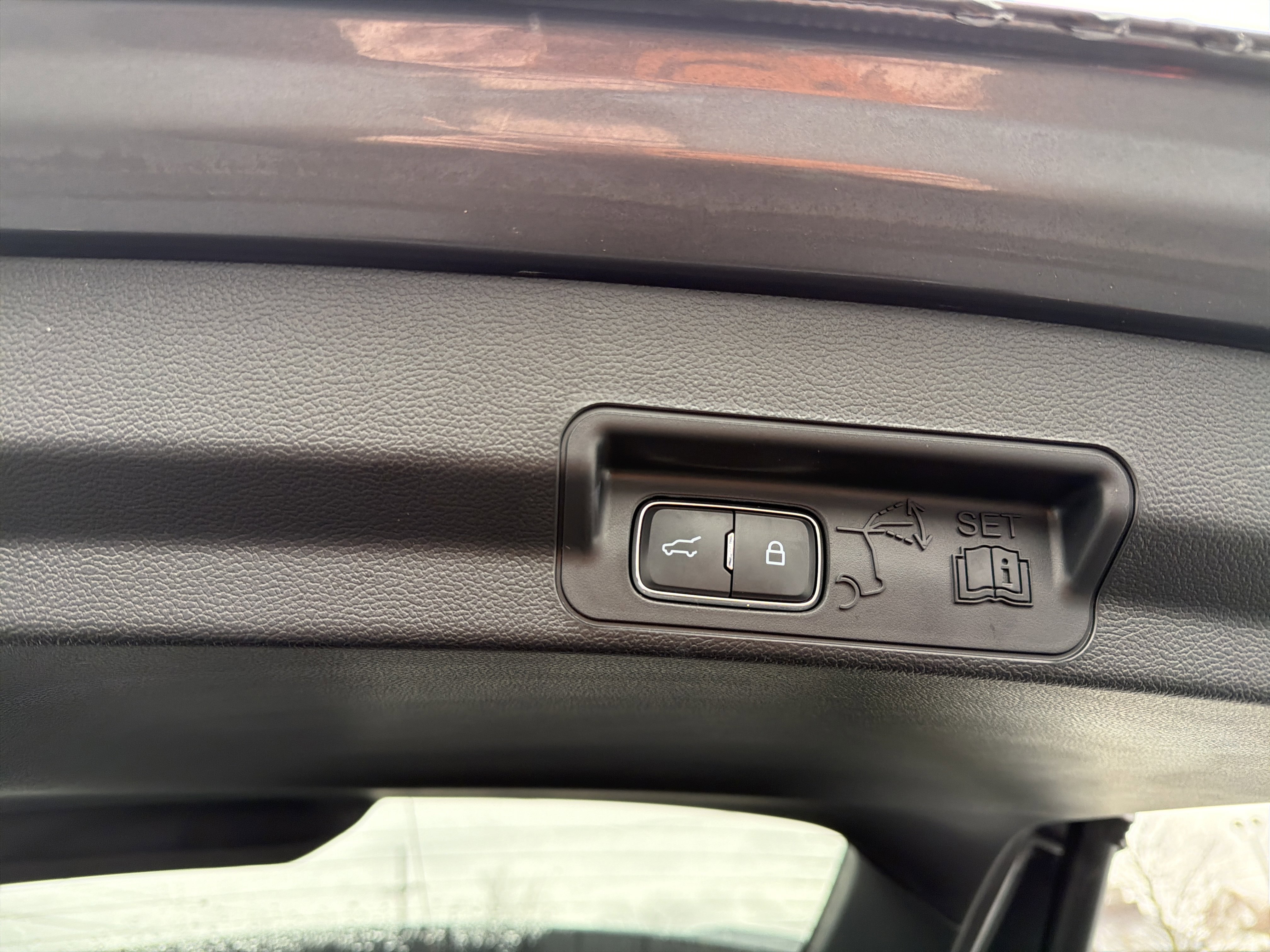 Used 2023 Ford Explorer XLT w/ Equipment Group 202A image 28