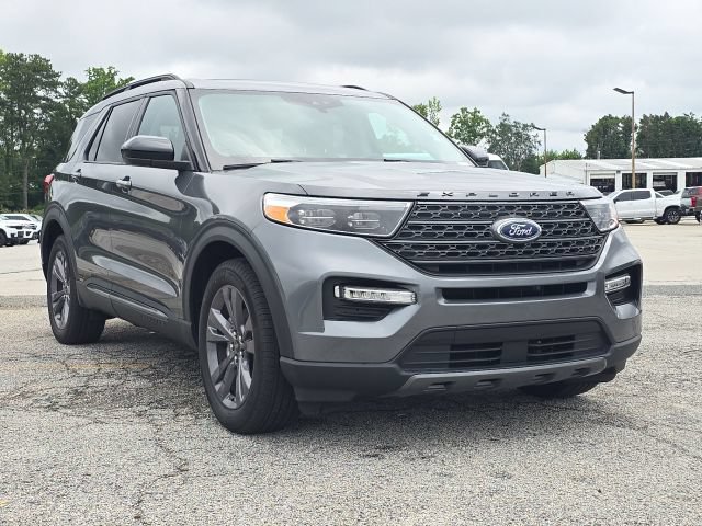 Used 2023 Ford Explorer XLT w/ Equipment Group 202A RWD image 7