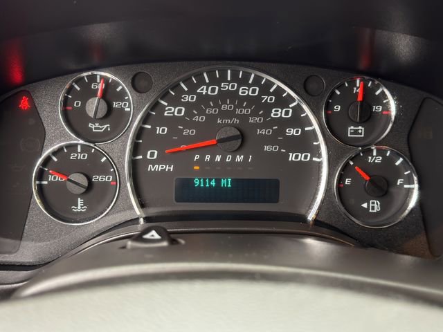 Used 2024 Chevrolet Express 2500 w/ Driver Convenience Package RWD image 13