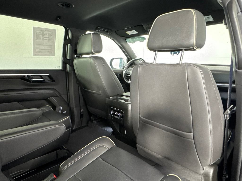 Certified 2025 Chevrolet Suburban Premier AWD/4WD image 36